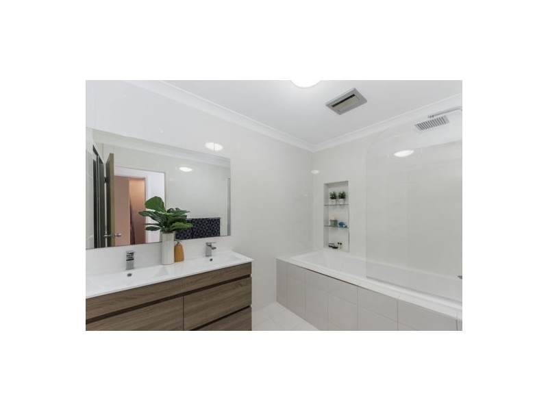 33 Havenwood Drive, Mount Low QLD 4818