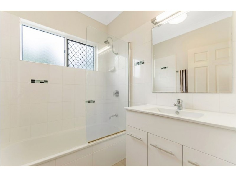 105 Coutts Drive, Bushland Beach QLD 4818