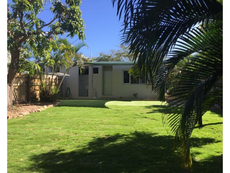 1/16 Bay Street, Pallarenda QLD 4810