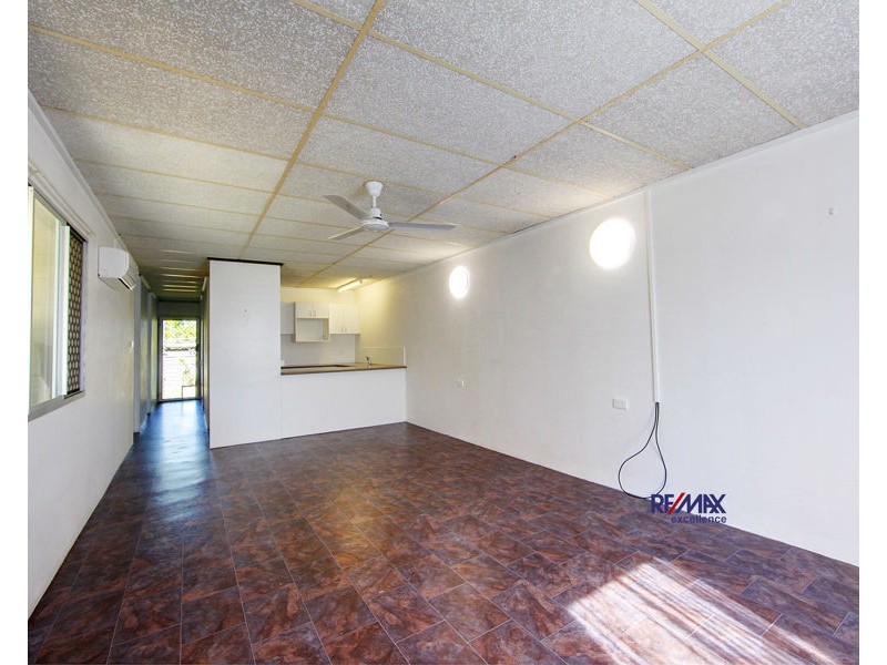 1/16 Bay Street, Pallarenda QLD 4810