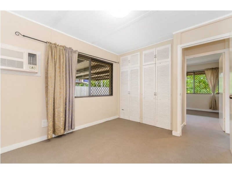 6 Emerald Street, Kirwan QLD 4817