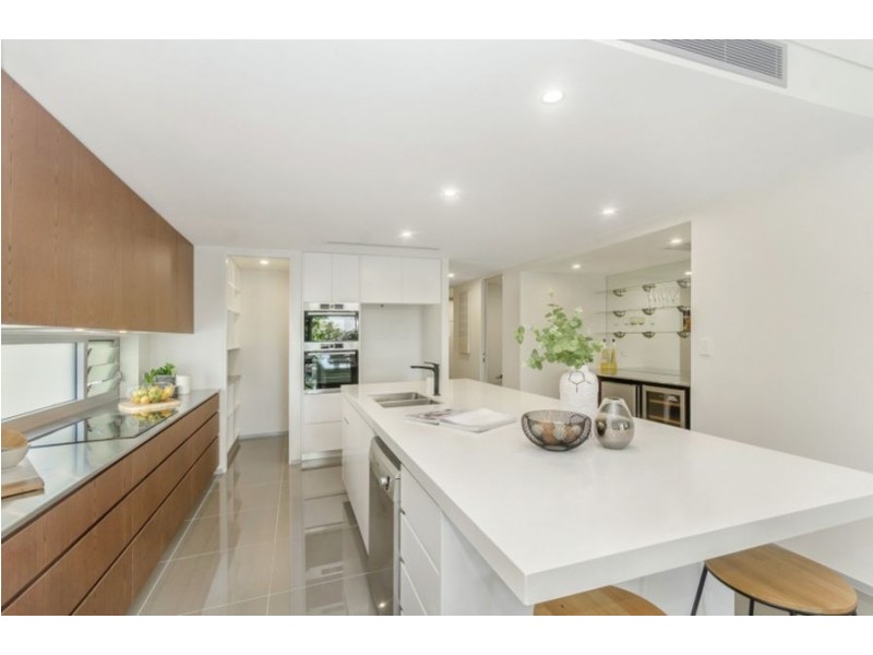 1/62 The Strand, North Ward QLD 4810