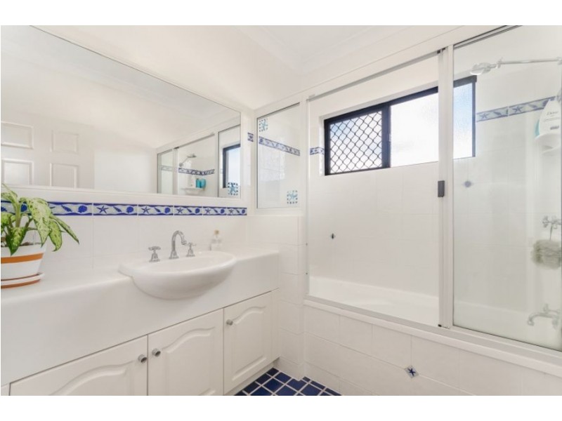 5 Earl Circuit, Kirwan QLD 4817