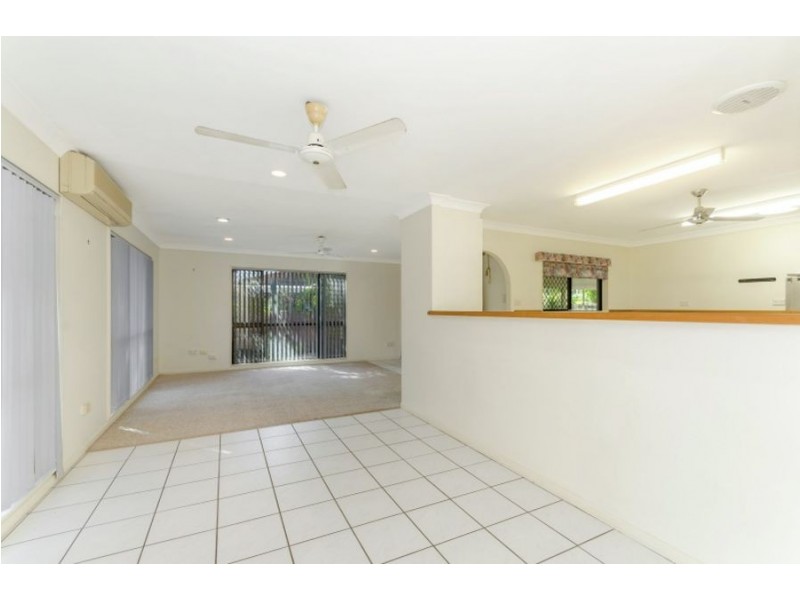 5 Sandalan Court, Bushland Beach QLD 4818