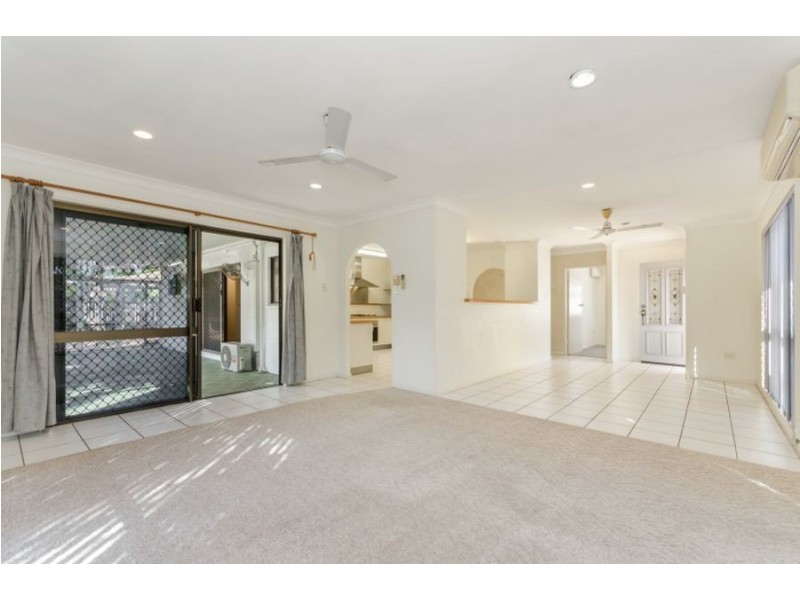 5 Sandalan Court, Bushland Beach QLD 4818