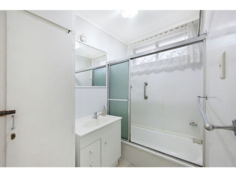 16 Barellan Street, Cranbrook QLD 4814