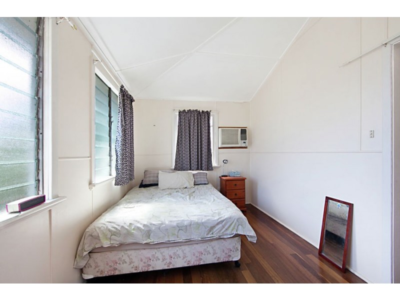 6 Churchill Street, Mundingburra QLD 4812