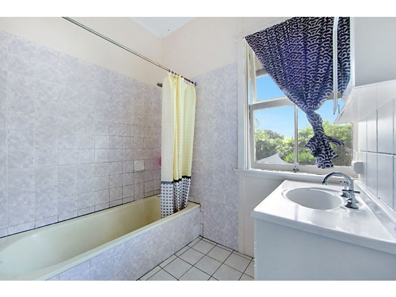 6 Churchill Street, Mundingburra QLD 4812