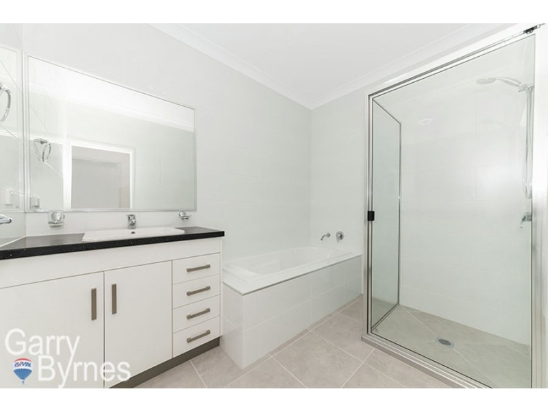 8 Alpine Court, Mount Louisa QLD 4814