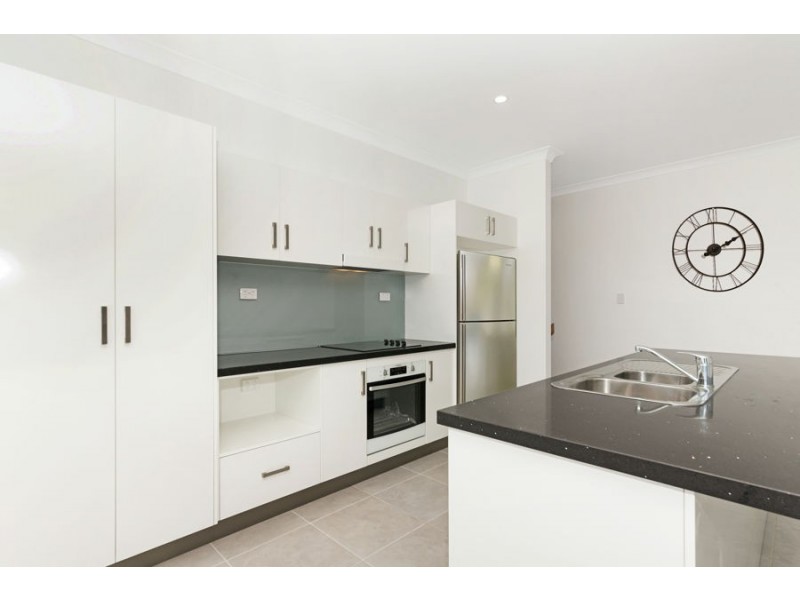 8 Alpine Court, Mount Louisa QLD 4814