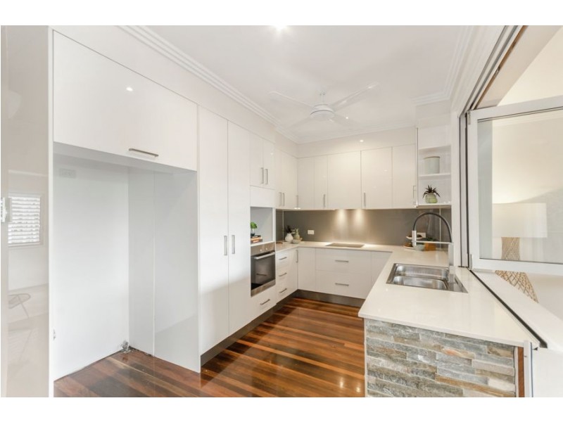 13 Esk Street, Rowes Bay QLD 4810