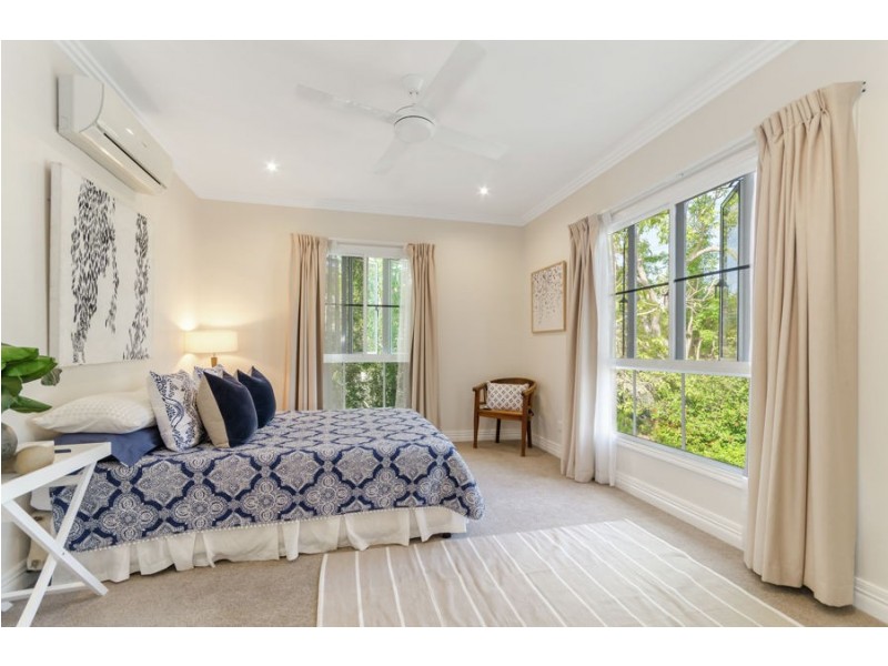 13 Esk Street, Rowes Bay QLD 4810