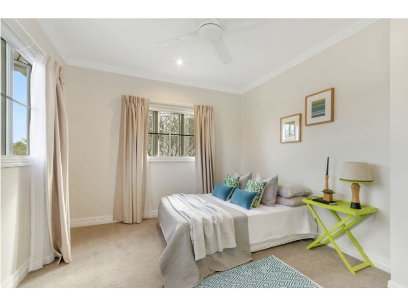 13 Esk Street, Rowes Bay QLD 4810