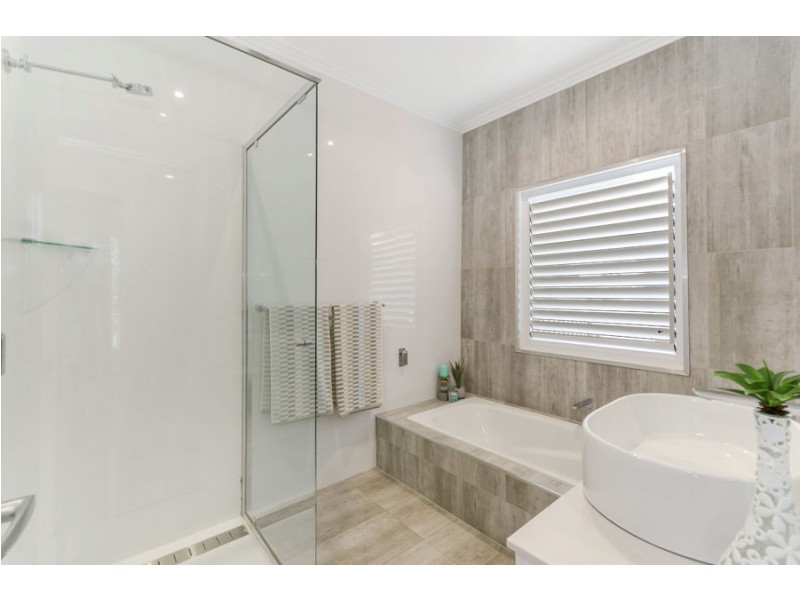 13 Esk Street, Rowes Bay QLD 4810