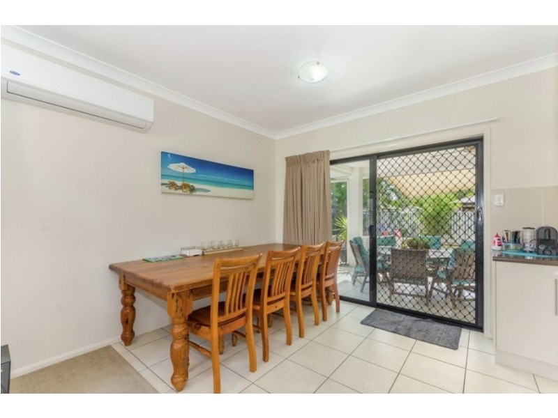 4 Bluff Street, Bushland Beach QLD 4818