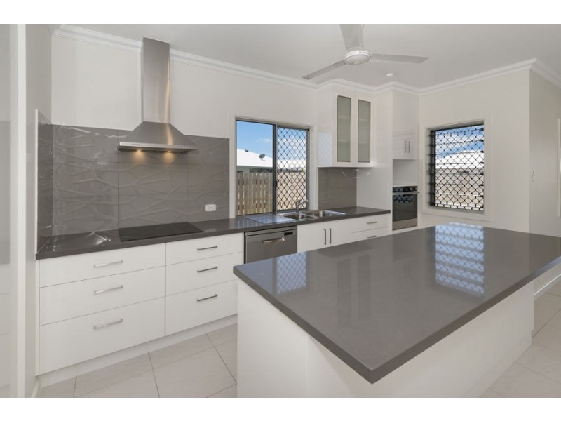 42 The Grange, Shaw QLD 4818