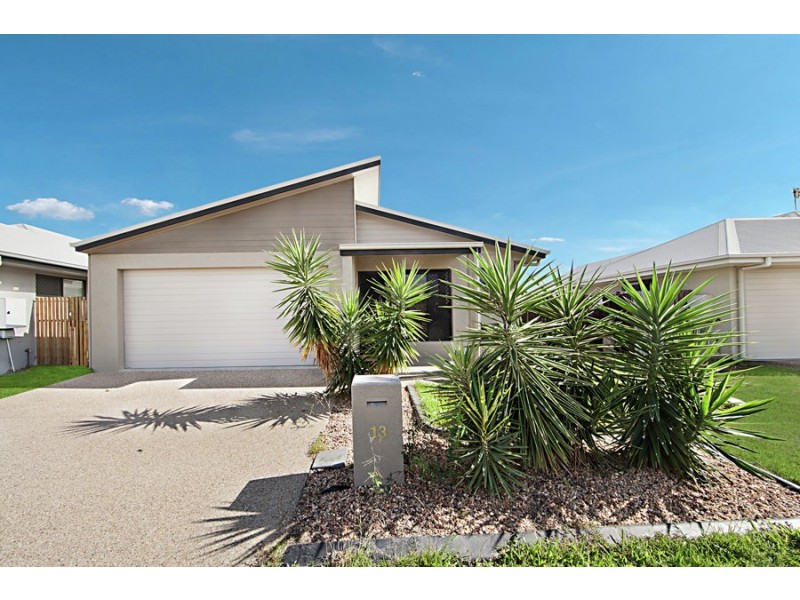 13 Daydream Circuit, Burdell QLD 4818