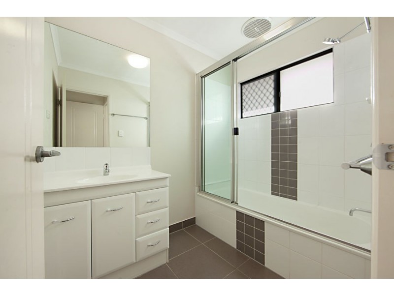 13 Daydream Circuit, Burdell QLD 4818