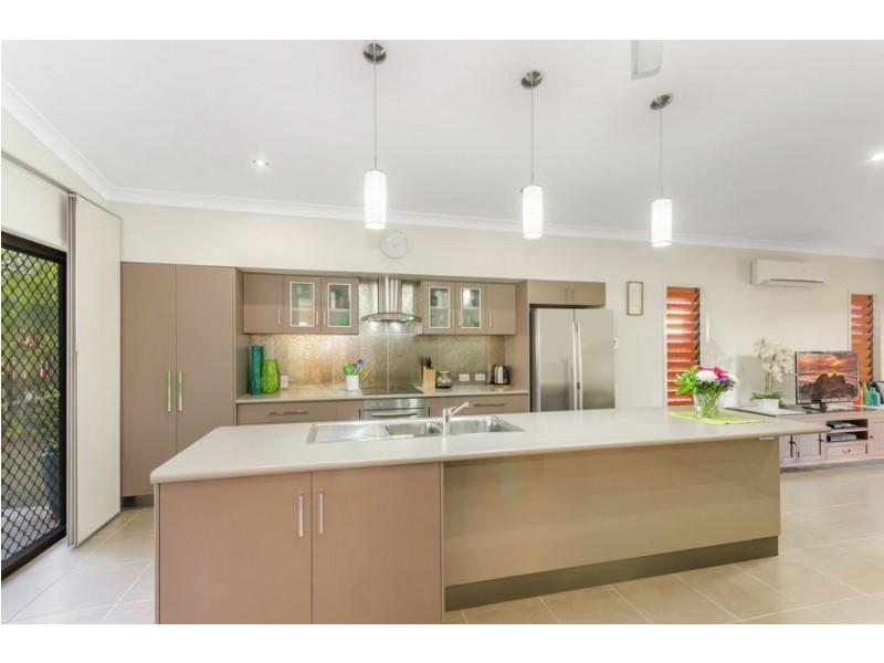 4 Dragon Flower Avenue, Mount Low QLD 4818