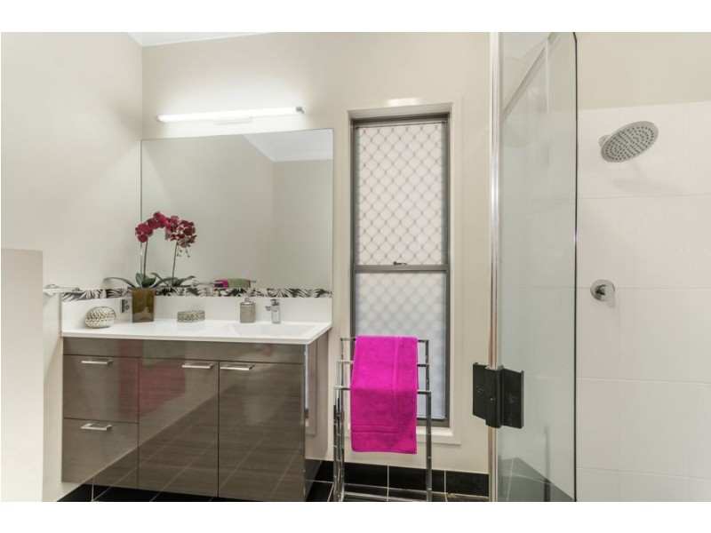 4 Dragon Flower Avenue, Mount Low QLD 4818