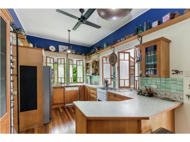 6 Carr Street, Hermit Park QLD 4812