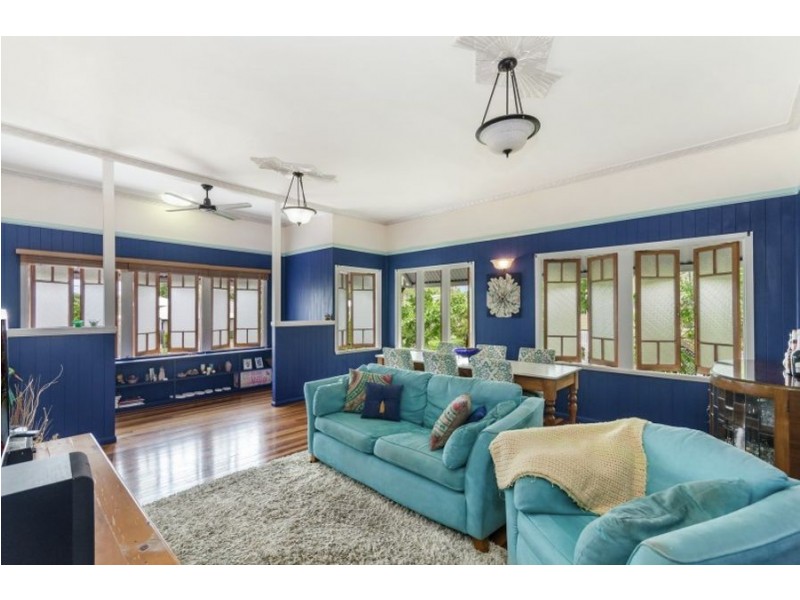 6 Carr Street, Hermit Park QLD 4812