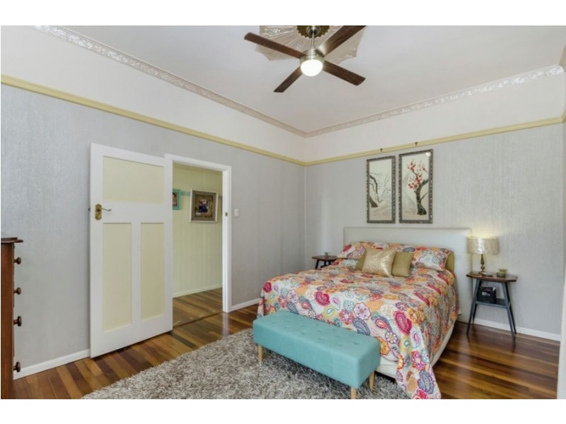 6 Carr Street, Hermit Park QLD 4812