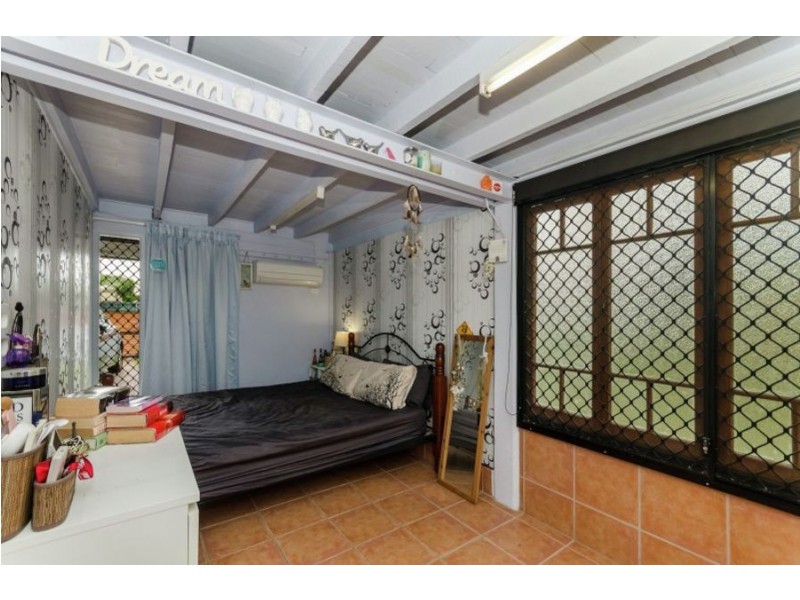 6 Carr Street, Hermit Park QLD 4812