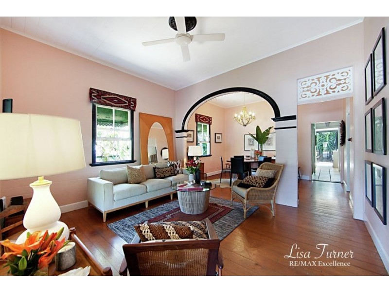 18 Margaret Street, West End QLD 4810