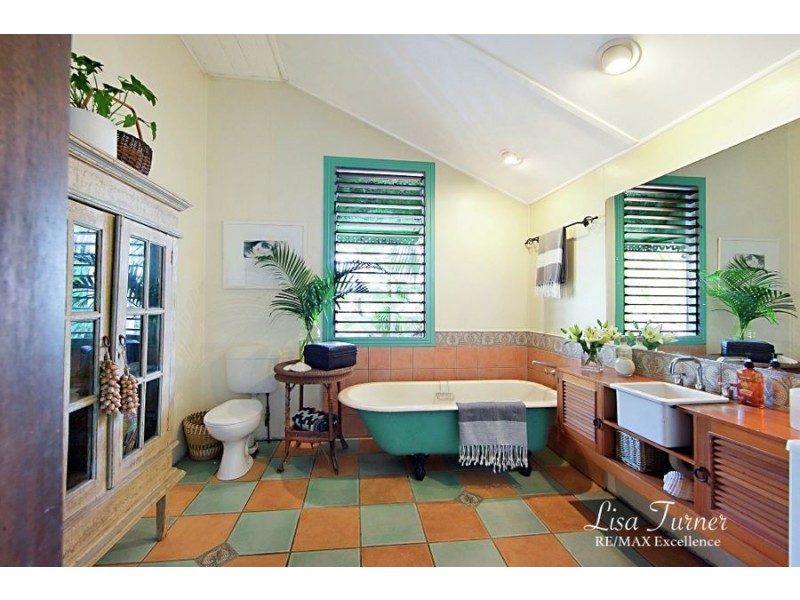 18 Margaret Street, West End QLD 4810