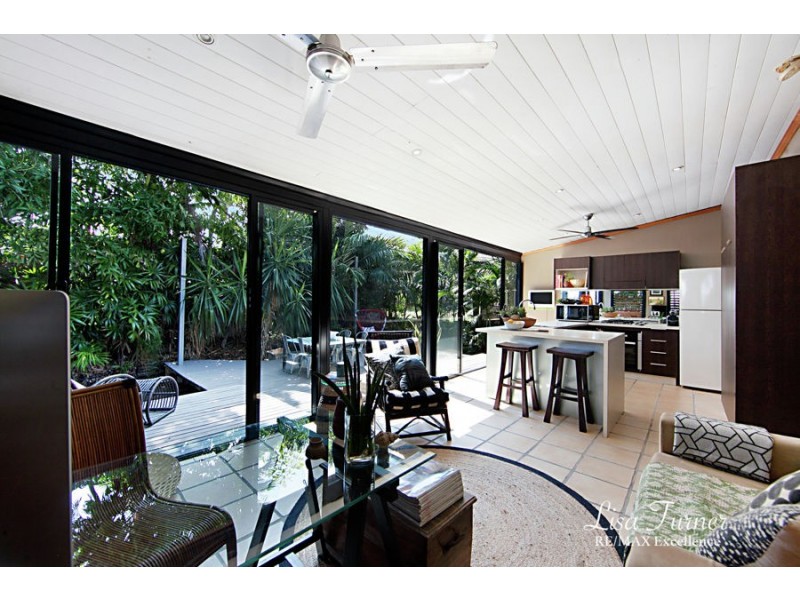 18 Margaret Street, West End QLD 4810