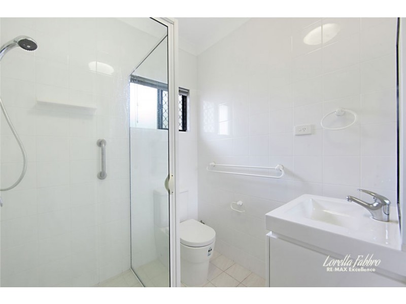 1 St Helens Drive, Mount Louisa QLD 4814