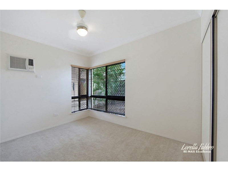 1 St Helens Drive, Mount Louisa QLD 4814