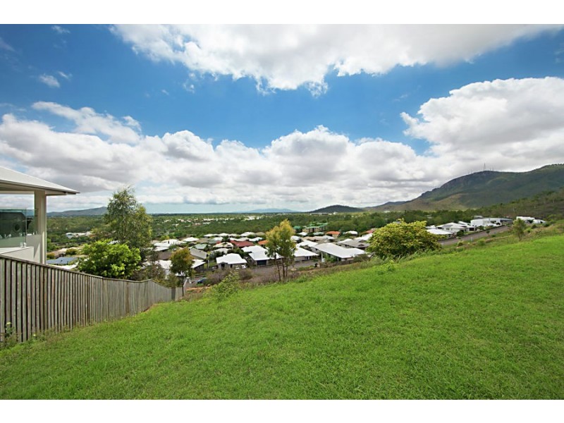 32 Windarra Avenue, Douglas QLD 4814