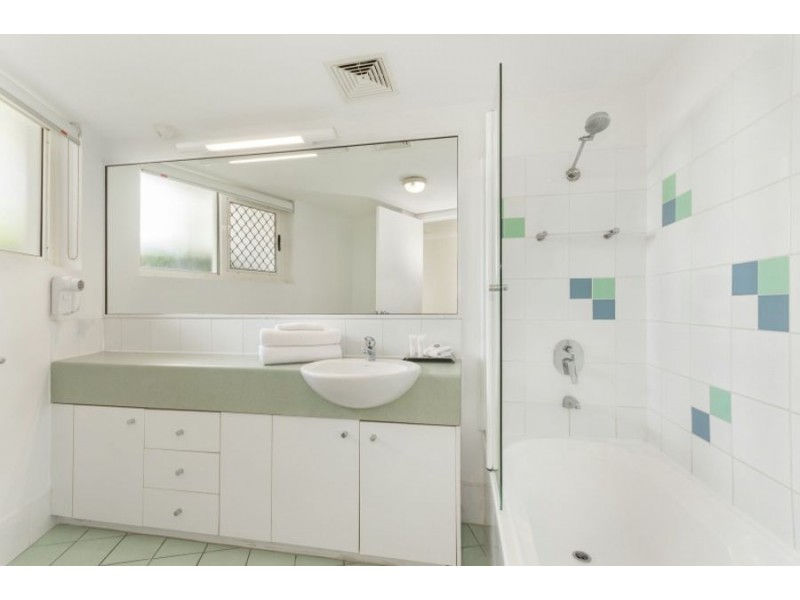 8/7 Mariners Drive, Townsville City QLD 4810