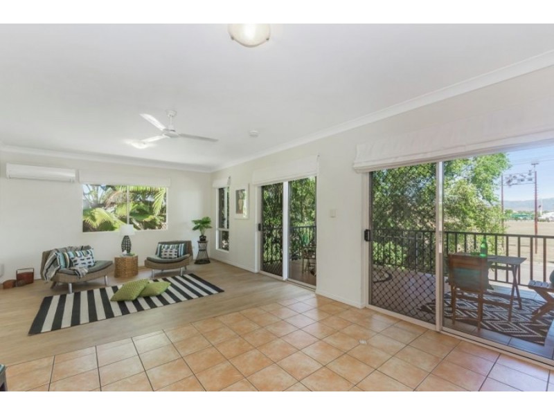 8/2 Macrossan Street, South Townsville QLD 4810