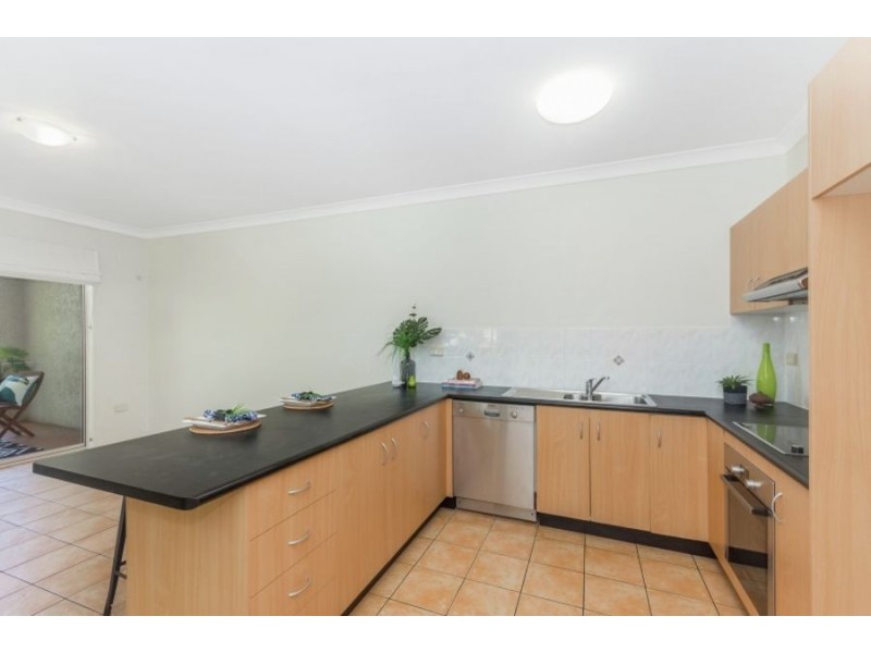 8/2 Macrossan Street, South Townsville QLD 4810