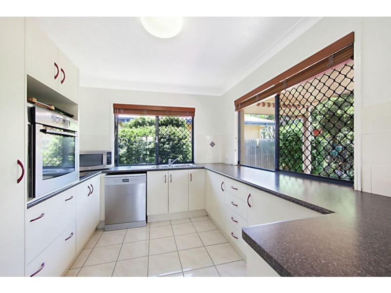 15 Squires Crescent, Kirwan QLD 4817