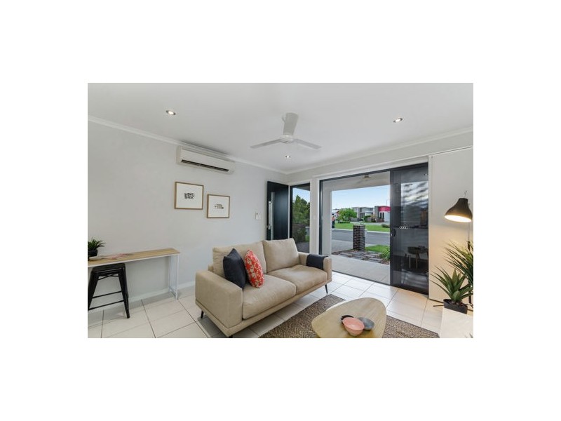 8 Mode Way, Burdell QLD 4818