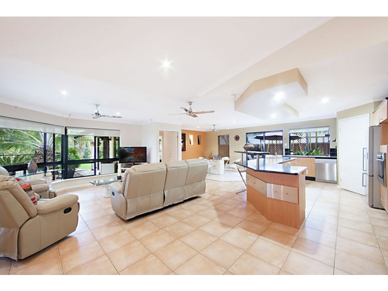 8 Waterside Place, Idalia QLD 4811