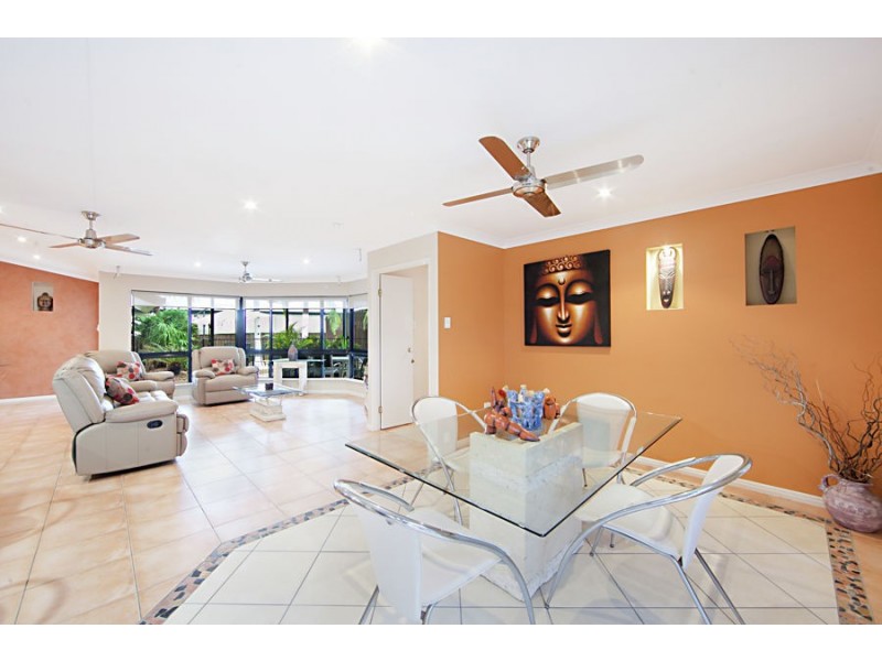 8 Waterside Place, Idalia QLD 4811