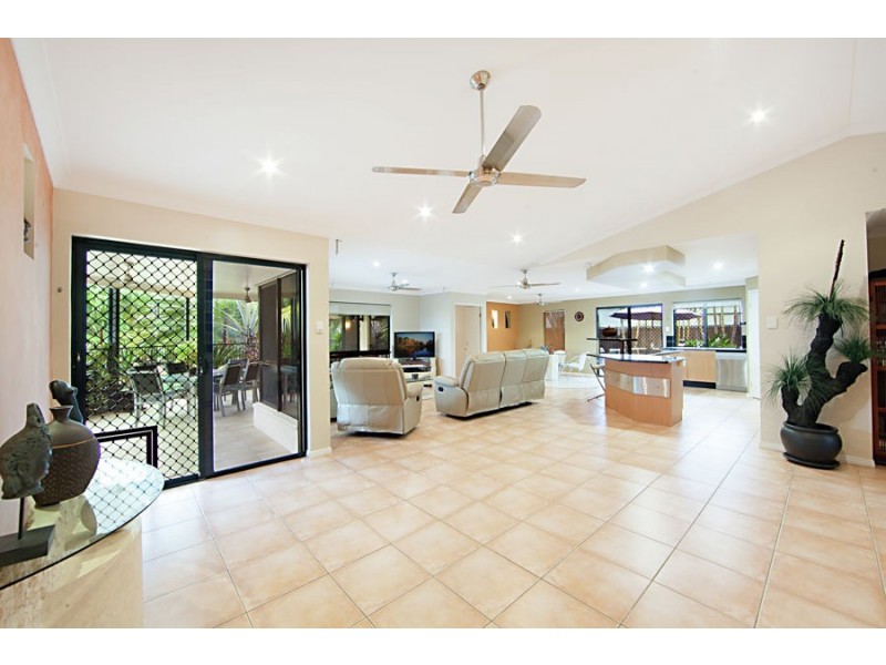 8 Waterside Place, Idalia QLD 4811