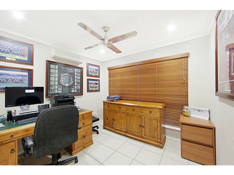 8 Waterside Place, Idalia QLD 4811