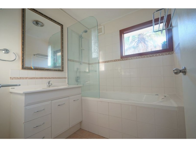 6 Keesing Road, Douglas QLD 4814