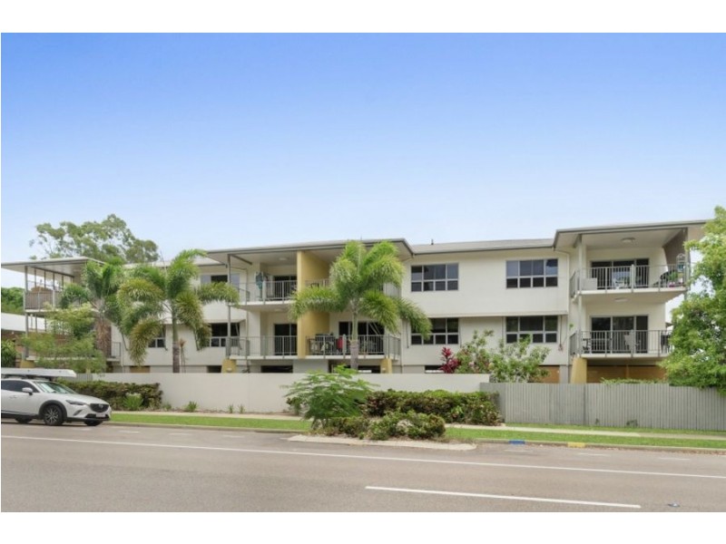 2/11 Crauford Street, West End QLD 4810