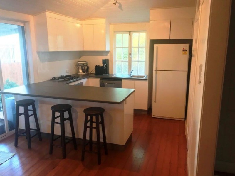 2 Tenth Avenue, Railway Estate QLD 4810