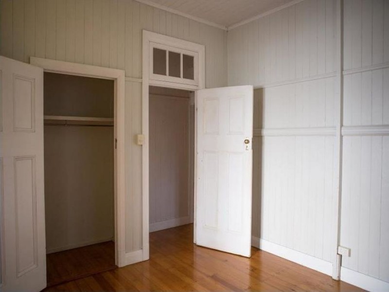 2 Tenth Avenue, Railway Estate QLD 4810