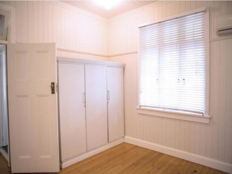 2 Tenth Avenue, Railway Estate QLD 4810