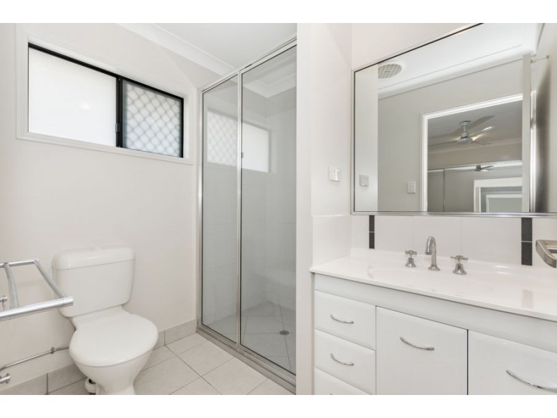 13 Rowley Place, Burdell QLD 4818