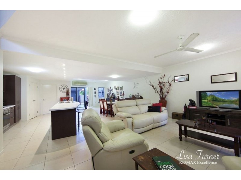 215 Riverside Blvd, Douglas QLD 4814